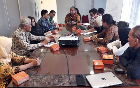 Meeting KSP: Pertemuan Korban yang biasa lakukan Aksi Kamisan di depan Istana dengan staf KSP (Kantor Staf Presiden) pada Selasa (13/08/2018) pukul 10.00-13.00 di gedung KSP Kompleks Istana Bina Graha Jakarta [Foto: Bju]