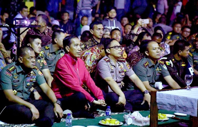 antarafoto-presiden-nonton-bareng-film-g30s-290917-lr-41-e1506820203427