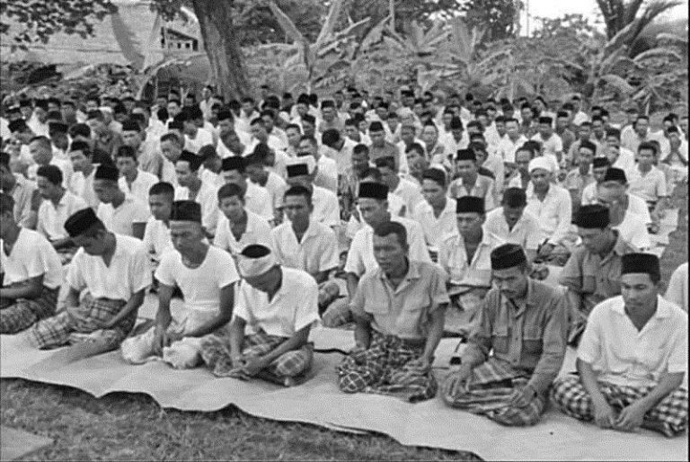 kumparan_tapol65-sholat